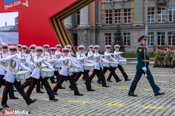 В Екатеринбурге состоялся парад в честь Дня Победы - Фото 7