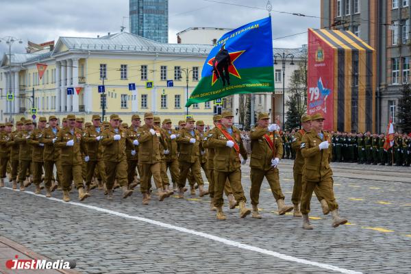 В Екатеринбурге состоялся парад в честь Дня Победы - Фото 22