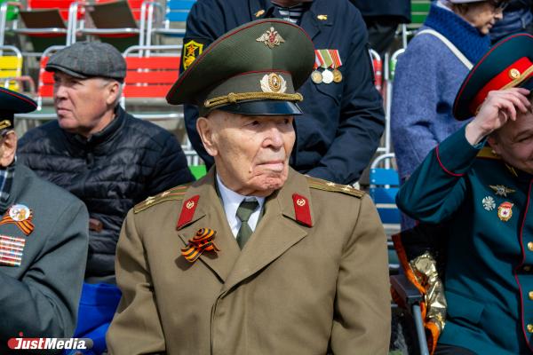 В Екатеринбурге состоялся парад в честь Дня Победы - Фото 4