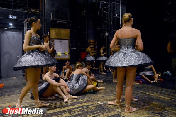 JustMedia.ru заглянул на репетицию балета «Приказ короля» и попутешествовал по континентам вместе с его барочными героями - Фото 7