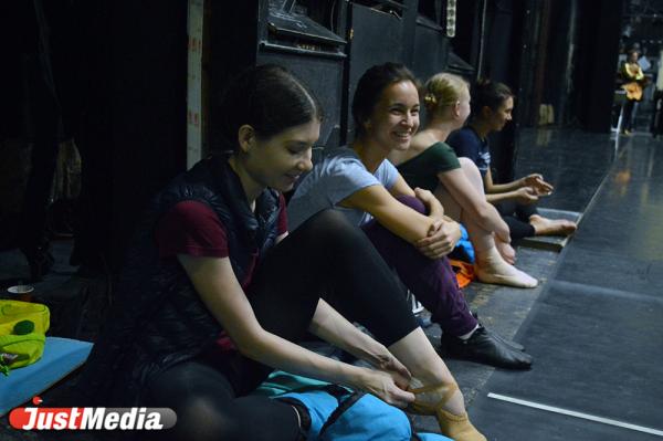 JustMedia.ru заглянул на репетицию балета «Приказ короля» и попутешествовал по континентам вместе с его барочными героями - Фото 13