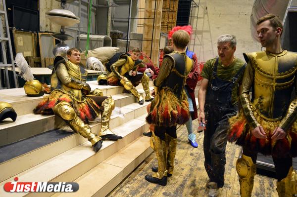 JustMedia.ru заглянул на репетицию балета «Приказ короля» и попутешествовал по континентам вместе с его барочными героями - Фото 9