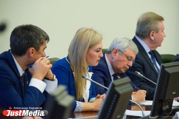 «Не тратьте время на отчеты». Цуканов попытался оживить встречи Совета политических партий  - Фото 3