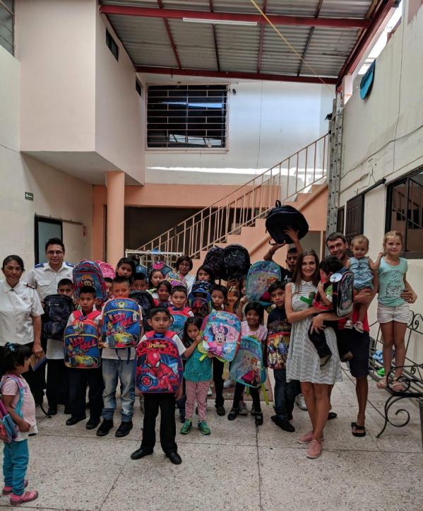 Семья из Екатеринбурга устроила марафон подарков для детей из приютов 14 стран Панамериканского пути - Фото 7