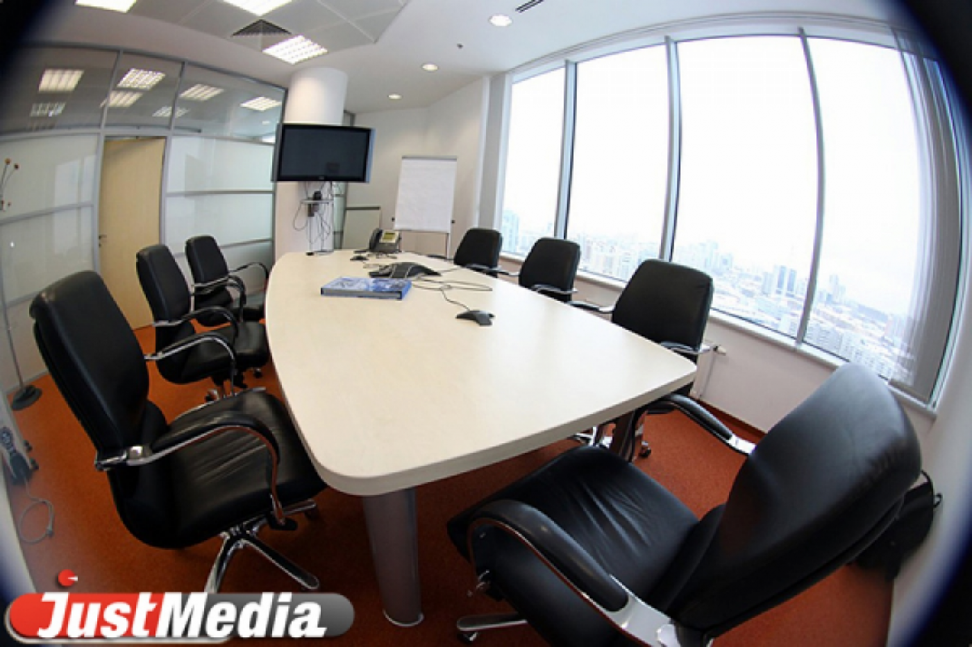 Мебельный рынок Екатеринбурга затаил дыхание в ожидании прихода крупного игрока - Фото 1