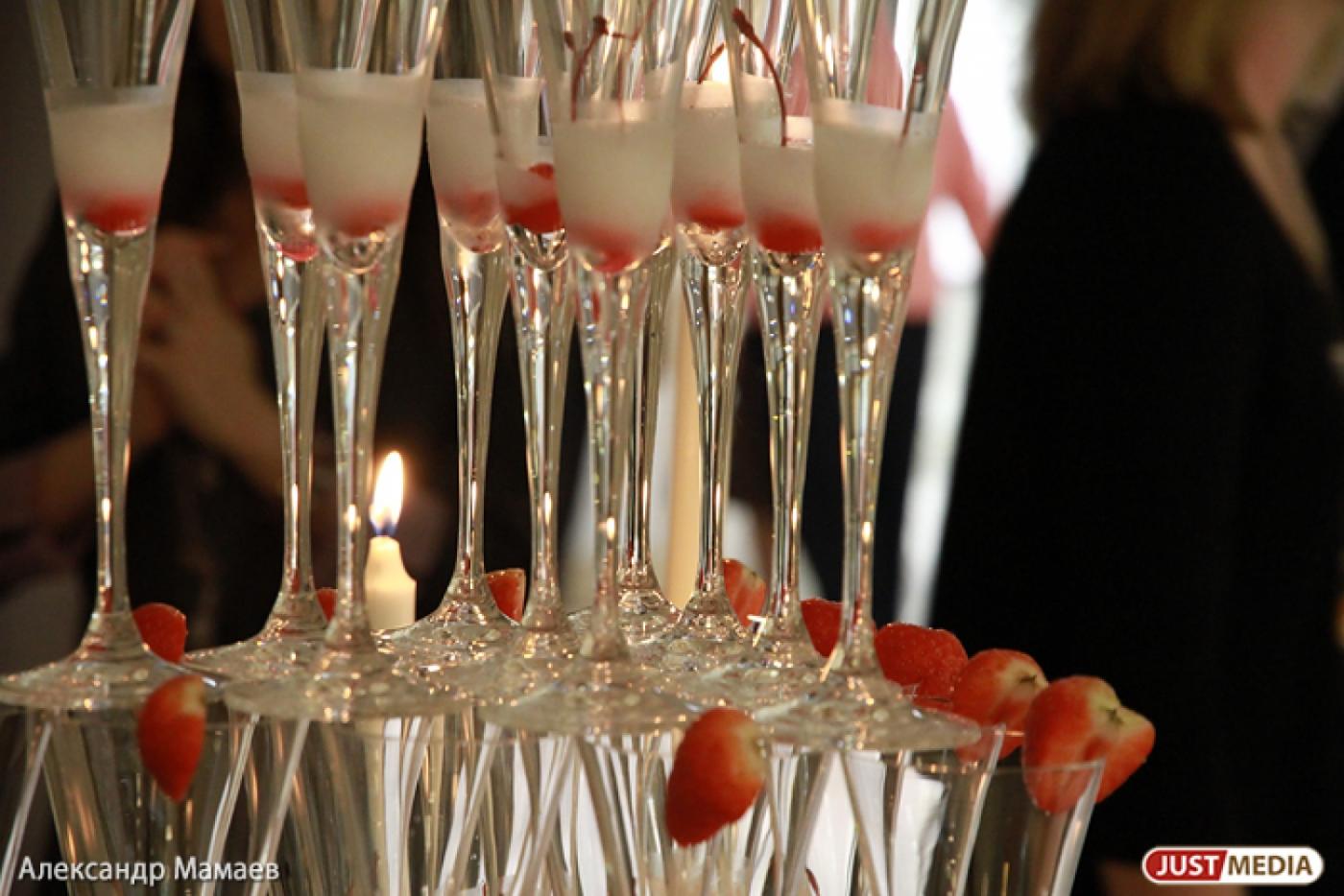 Водка, Сюткин и Дед Мороз: в Екатеринбурге начинаются новогодние корпоративы - Фото 1