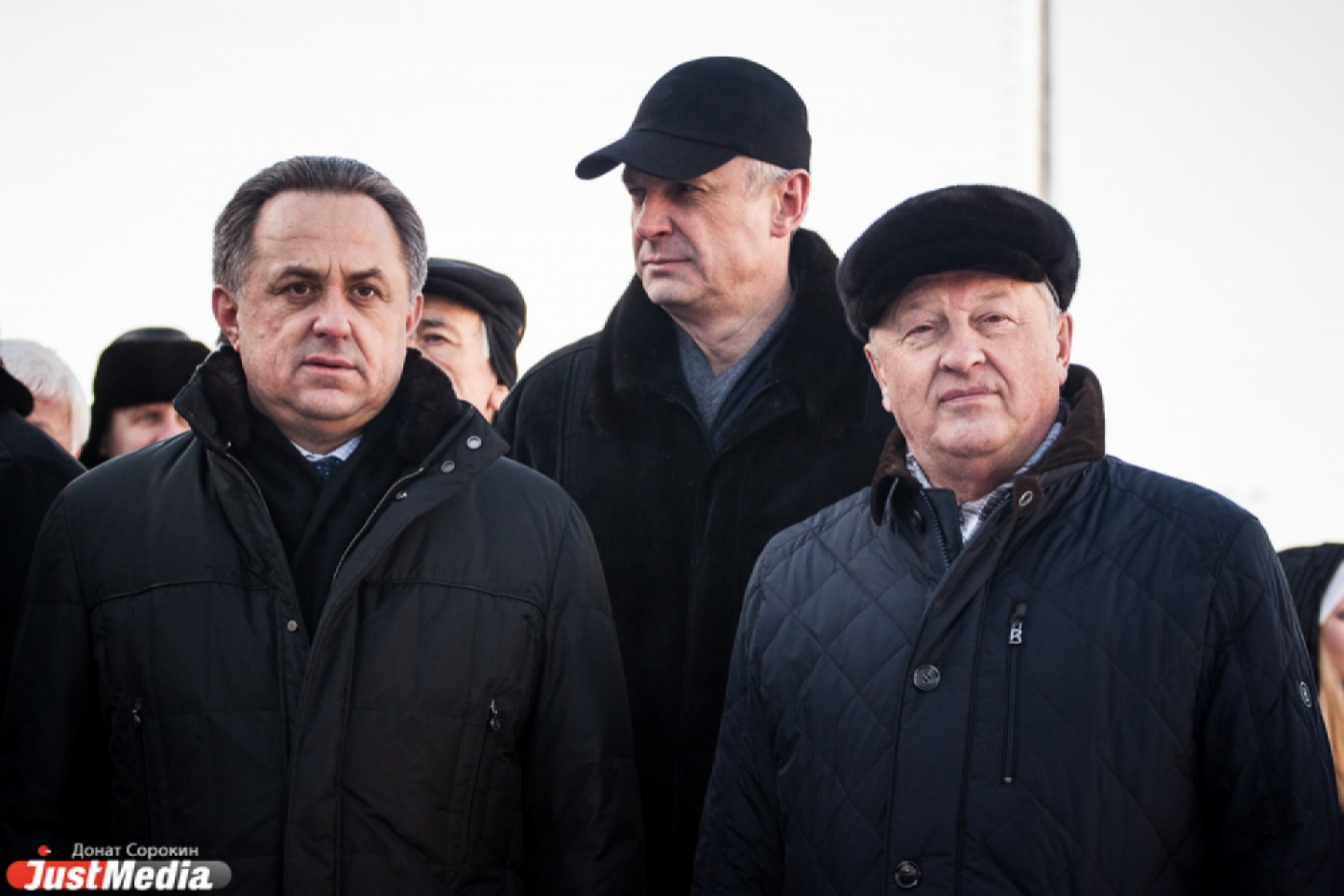 Чтоб дважды не ездить. Мутко открыл на Урале недостроенный спорткомплекс на Долгой и передержанный манеж на Уралмаше - Фото 1