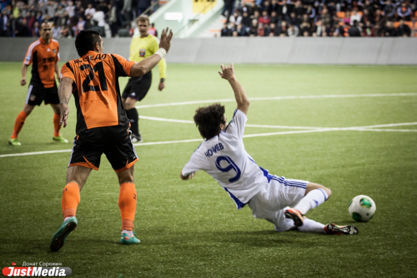 «Больше очков — больше уверенности». Уральские футболисты начали игровой год победой - Фото 1