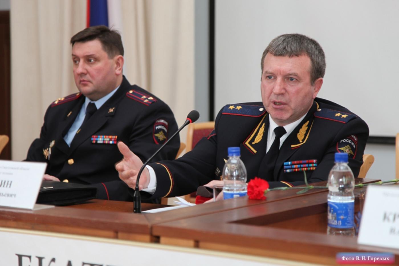 Свердловская полиция призывает граждан активнее избавляться от арсеналов: в области возобновлены выплаты за добровольную сдачу оружия и взрывчатки - Фото 1