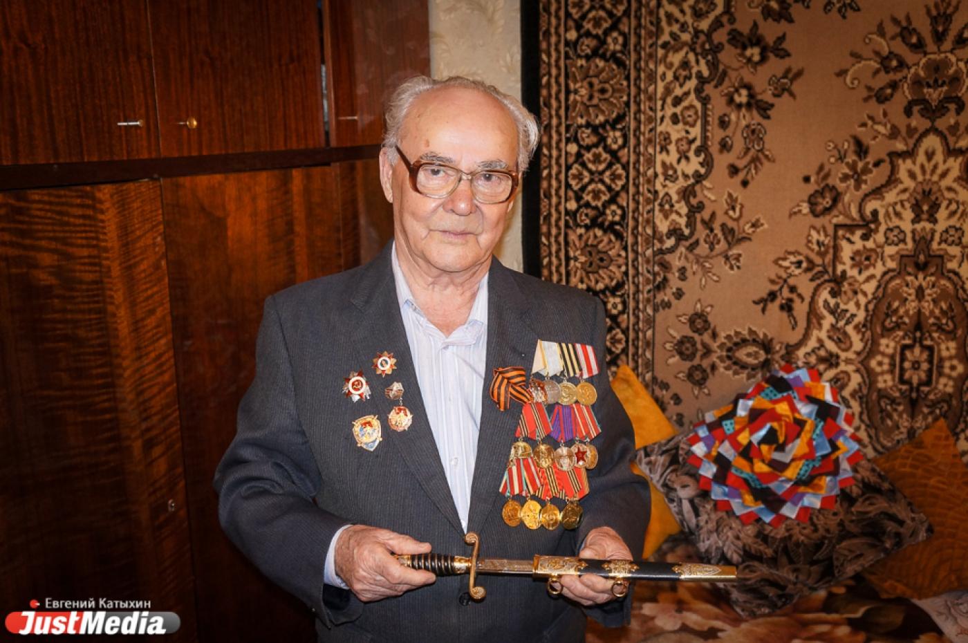 «В Вильнюсе нас построили и заставили читать вслух. Кто хорошо читал — попал в МГБ». Великая Отечественная для Михаила Коурова продлилась до 1950 года - Фото 1