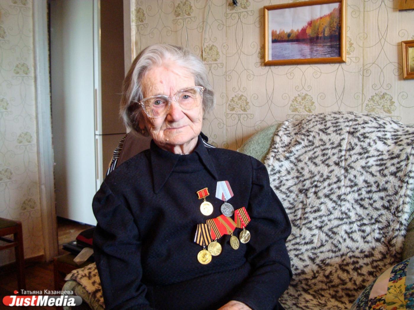 «Плачу, когда вспоминаю босых и голодных учеников». Ветеран войны Христина Наливайко учила и спасала детей в тюменской глубинке - Фото 1