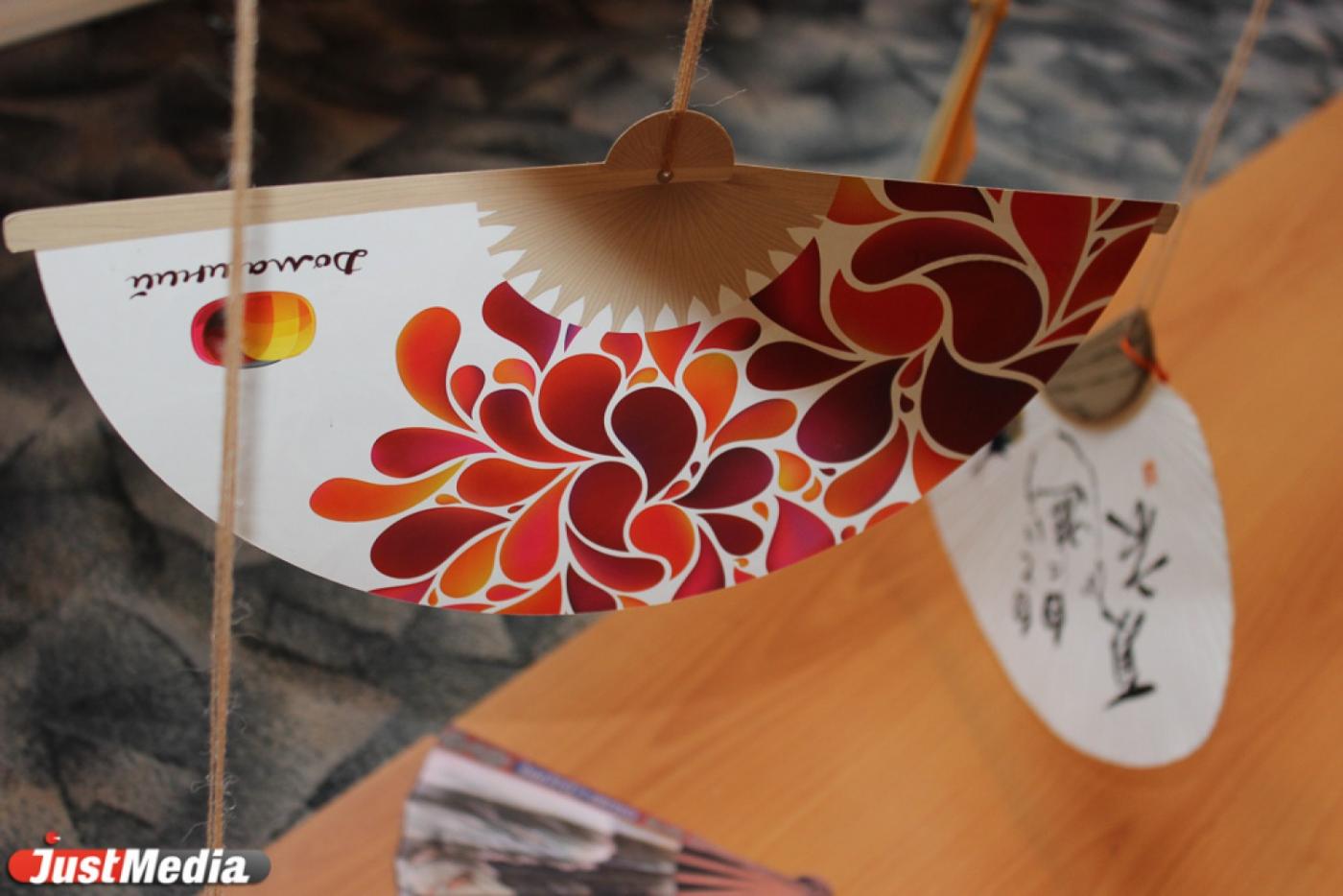 «Ночь музеев» со вкусом крапивы и зеленого чая: Музей маленьких историй потчевал гостей диковинными блюдами и разрешал трогать экспонаты руками - Фото 1