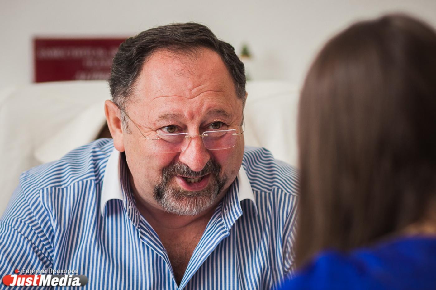 Горячий день в театральный понедельник: «Шпильки» в поисках работы в театре музыкальной комедии - Фото 1