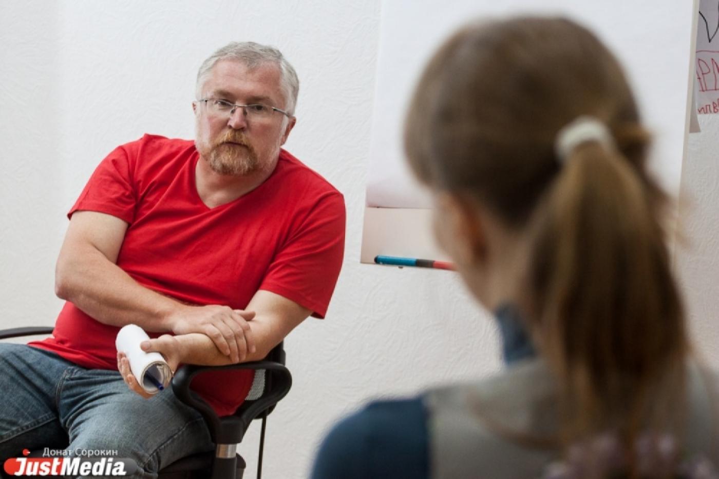 Оппозиционный политтехнолог не смог научить участниц конкурса красоты покупать голоса. Девушки «тупили» и мило улыбались - Фото 1