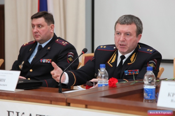 Свердловская полиция призывает граждан активнее избавляться от арсеналов: в области возобновлены выплаты за добровольную сдачу оружия и взрывчатки - Фото 1