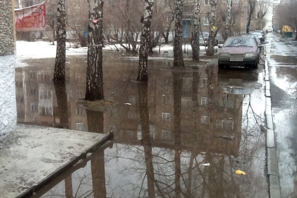Никто не при делах! Круговорот ответственных за уборку придомовых территорий в Екатеринбурге - Фото 1