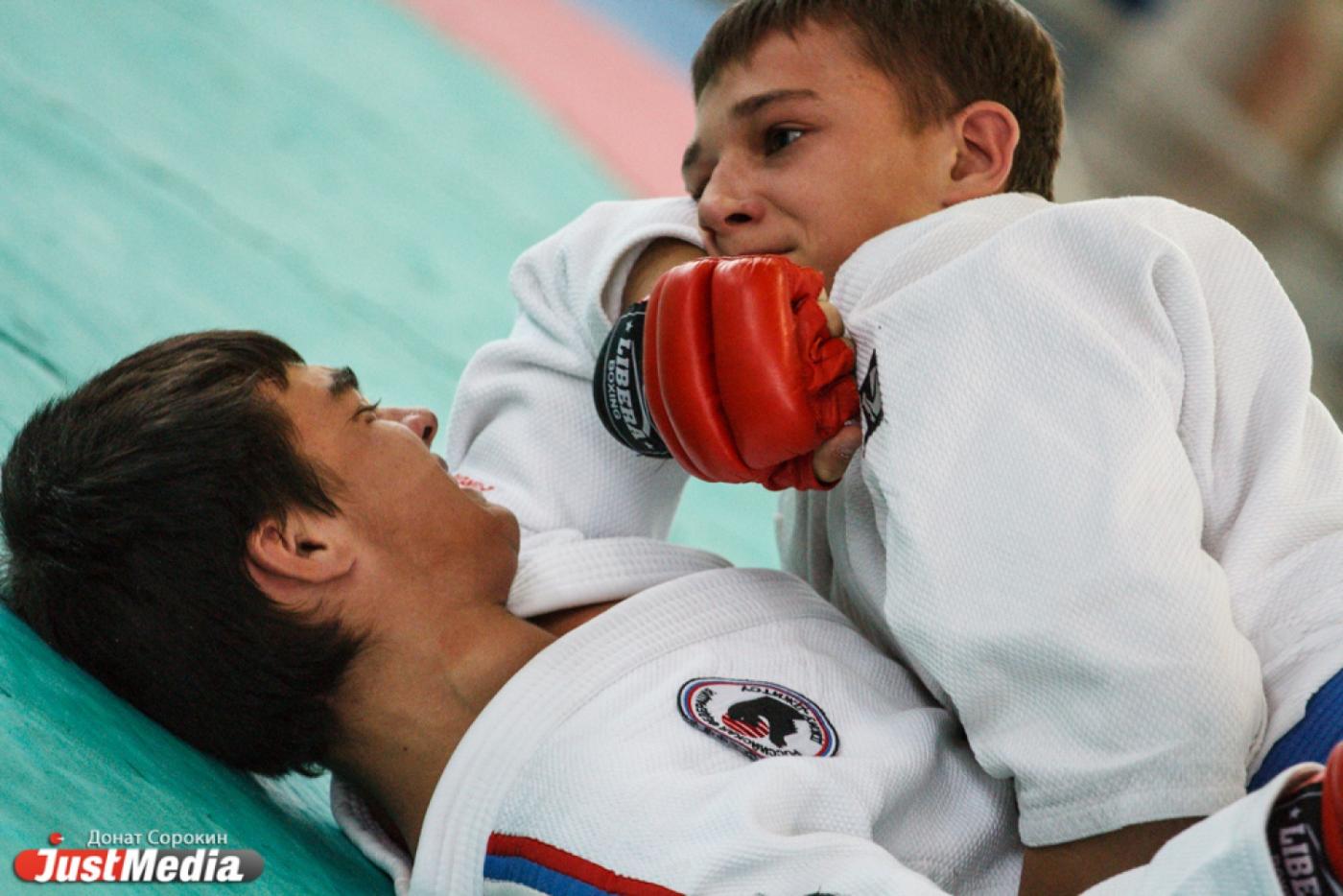 В выходные в Екатеринбурге будут много драться. Причем самыми разными способами - Фото 1