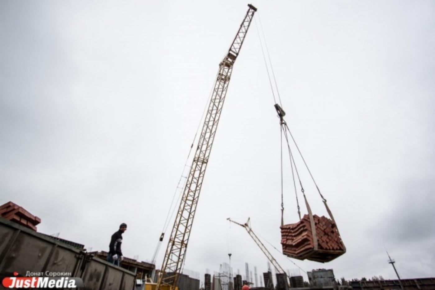 Екатеринбургу грозит новая волна обманутых дольщиков. В Малом Истоке ведется незаконная застройка - Фото 1