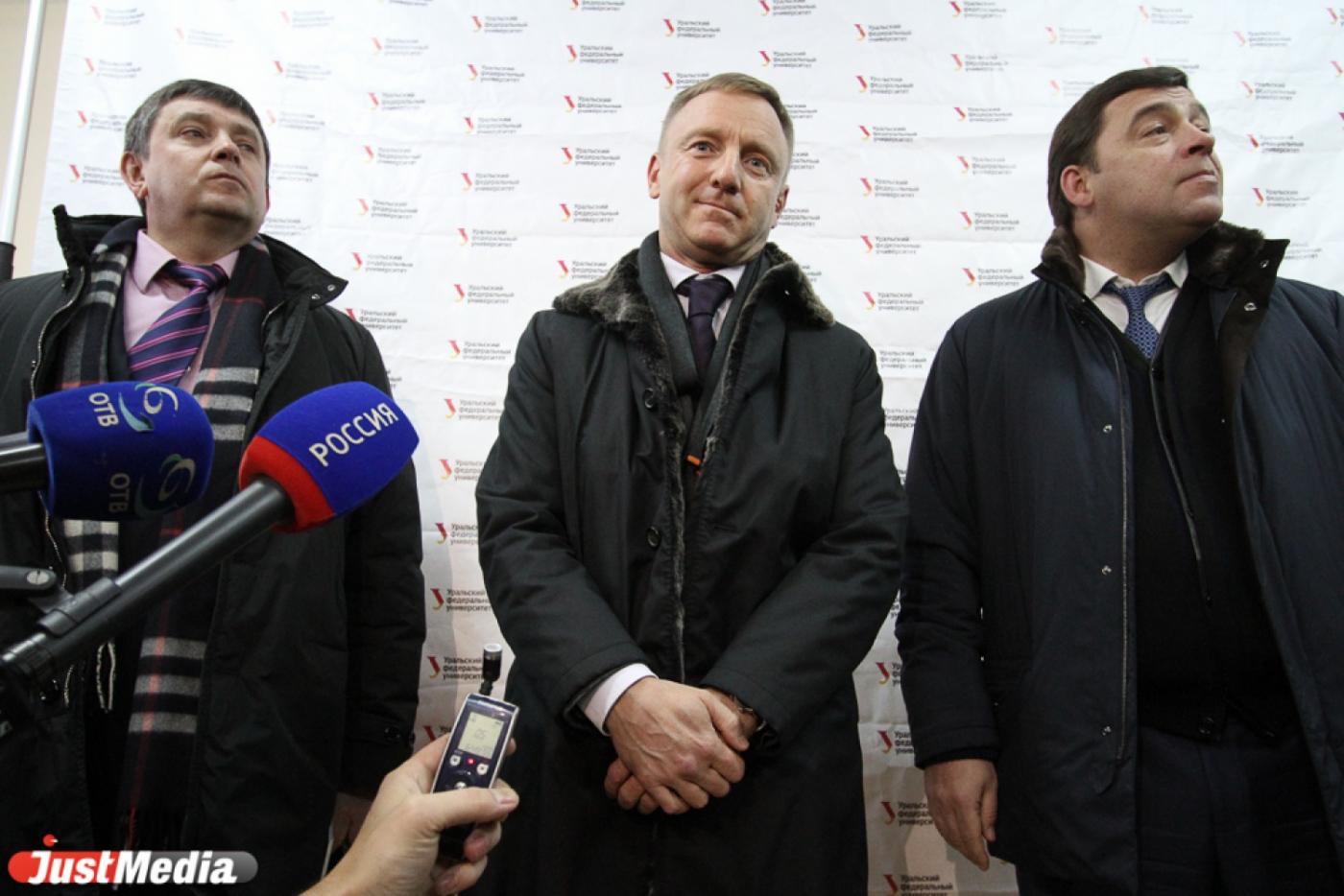 Прилетит вдруг министр в голубом вертолете…  Дмитрий Ливанов сегодня весь день гостит в Екатеринбурге - Фото 1