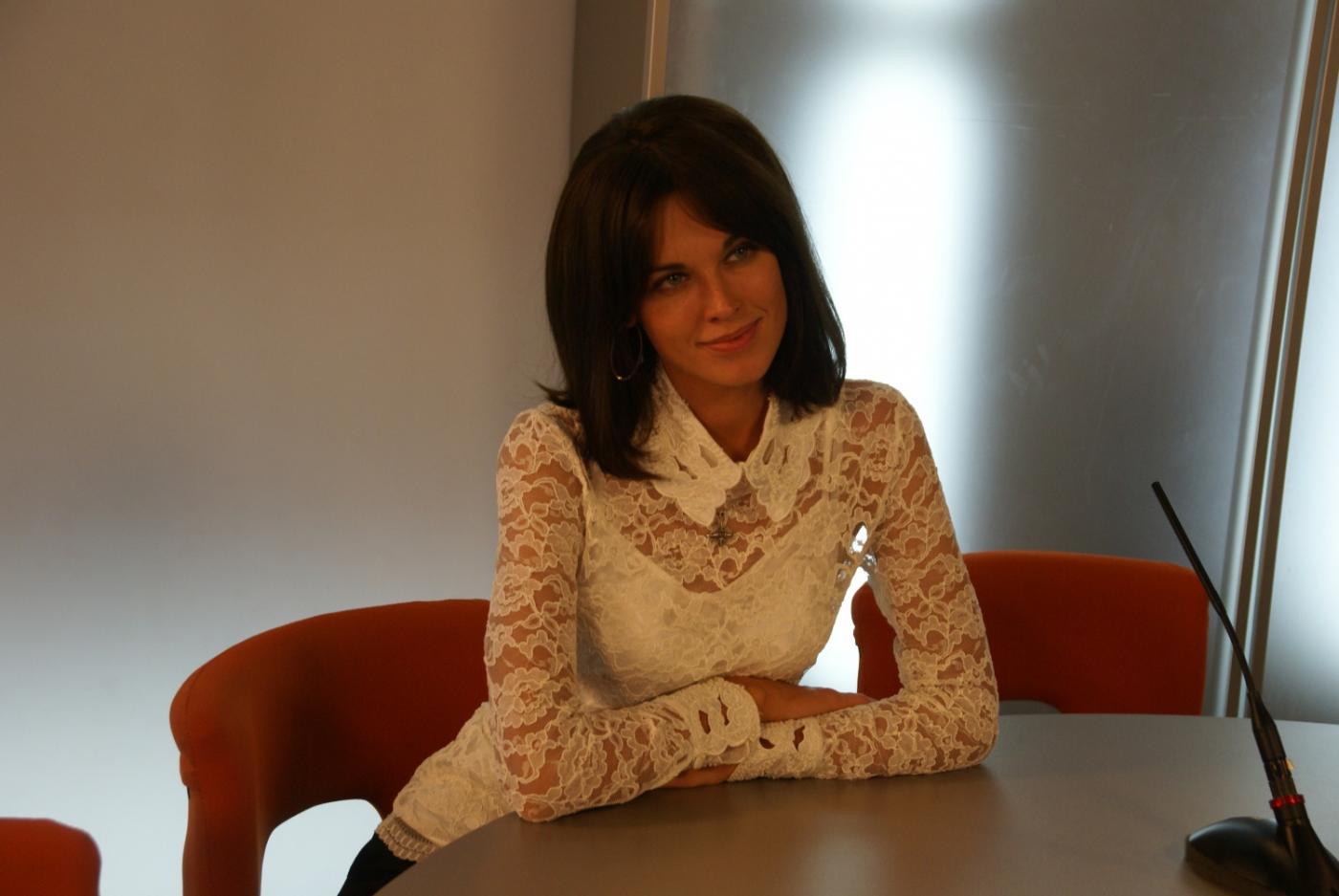 «Заразилась «косячеством», пережила ураган и стала дочерью Певцова». Уральская красавица Ирина Антоненко презентовала екатеринбуржцам «Корабль» - Фото 1