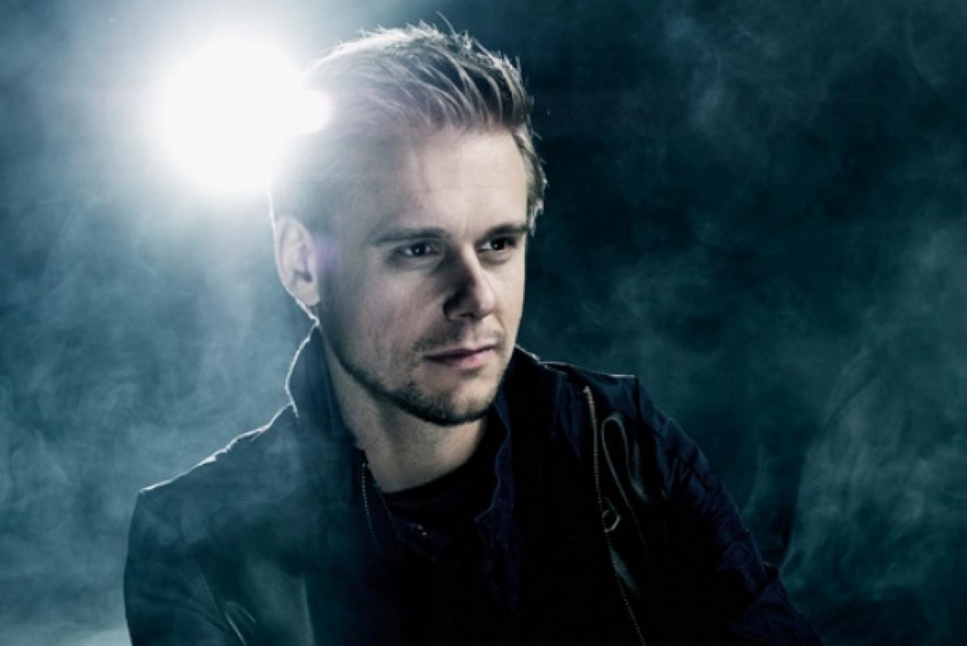 «Король отыграл по-королевски!» Лучший диджей планеты Армин ван Бюрен вышел на связь с фанатами из «Екатеринбург-ЭКСПО» - Фото 1