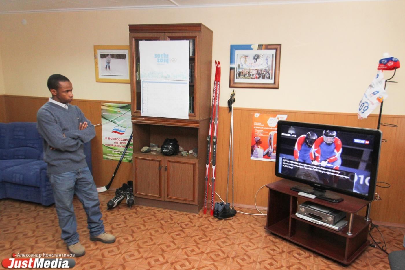 Сухой закон и новый телевизор — студенты-горняки готовятся болеть за олимпийцев - Фото 1