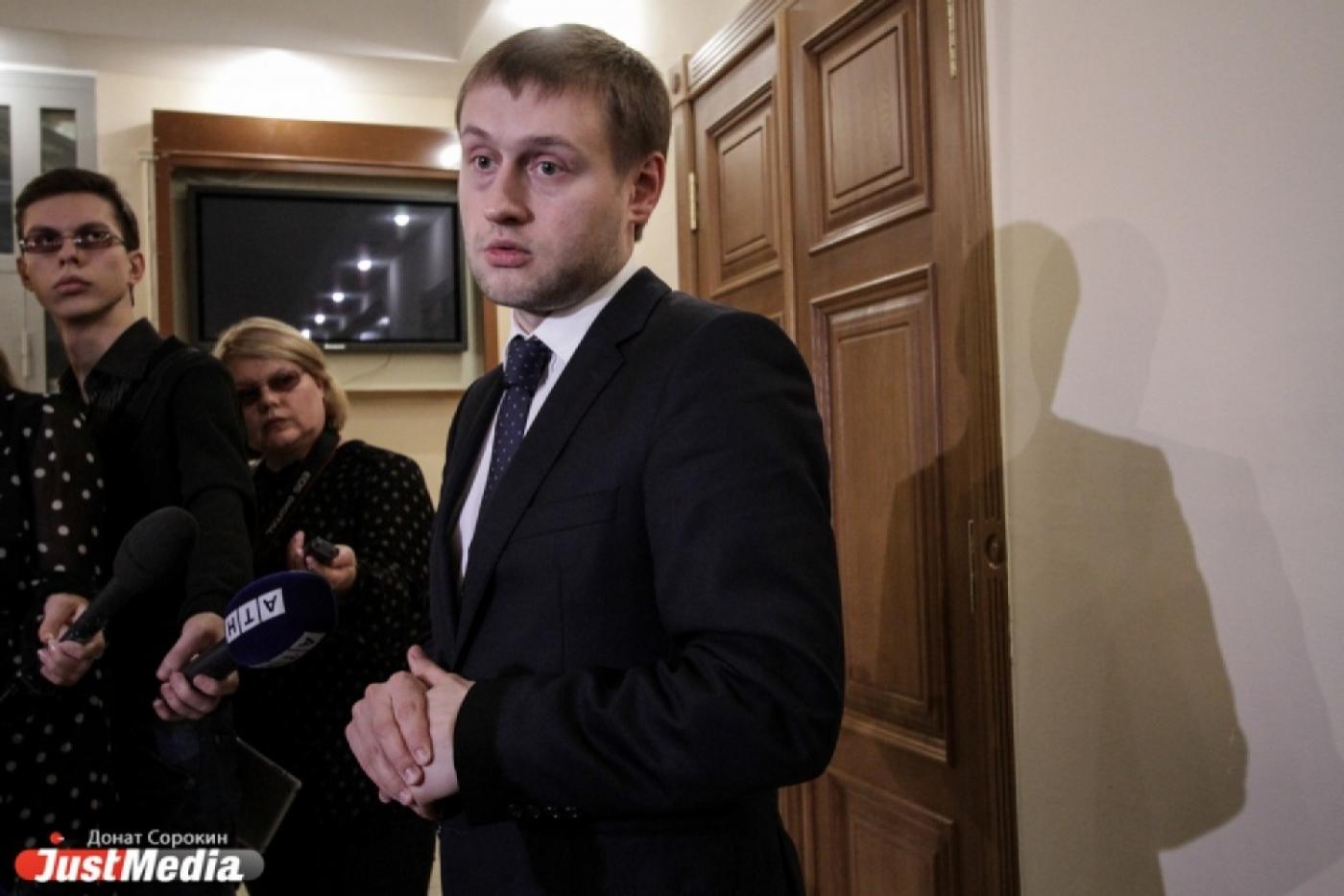 Эсеры и «пенсионеры» снова устроили демарш, который может аукнуться школам проблемами с лицензиями - Фото 1