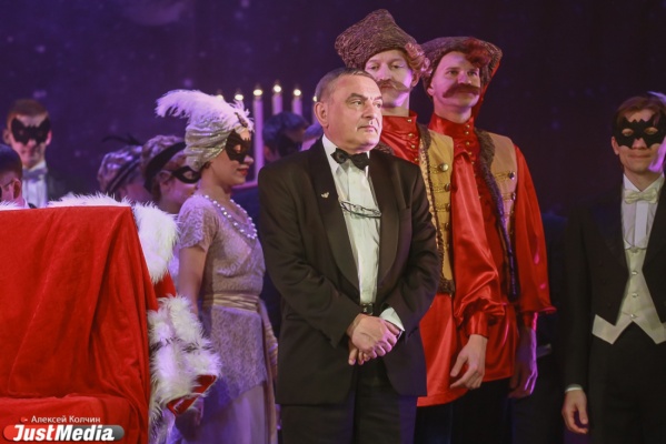 «Режиссер в законе» и «уральский Тарантино» Кирилл Стрежнев уснул на сцене родного театра и пустил зрителя в свои сны - Фото 1