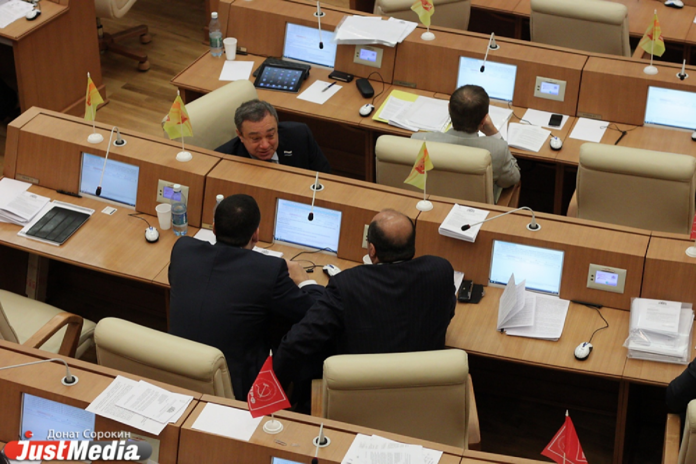 Никаких чиновников у руля и жесткий общественный контроль! Свердловские депутаты обсуждают возможность ликвидации КРСУ - Фото 1