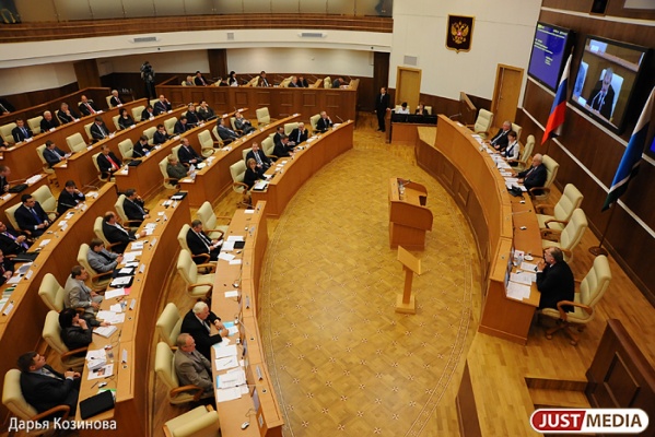 Избиратели-каннибалы и неподъемные долги для потомков! Свердловские депутаты приняли жутковатый областной бюджет