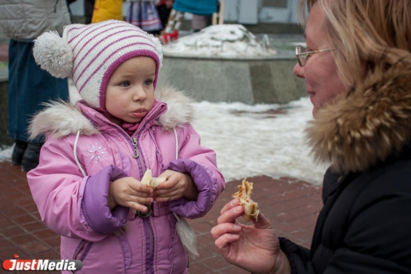 Символы солнца с крабом, моцареллой или форелевой икрой. Путеводитель по блинным местам Екатеринбурга. ЦЕНЫ - Фото 1