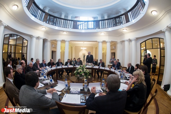 Администрация Екатеринбурга выводит строительный рынок на новый уровень и замыкает его на себе