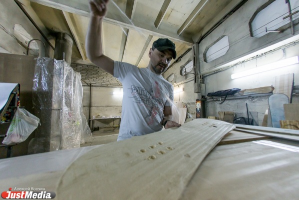 Экстремальное импортозамещение. Двое екатеринбуржцев налаживают первое в стране серийное производство сноубордов взамен европейским