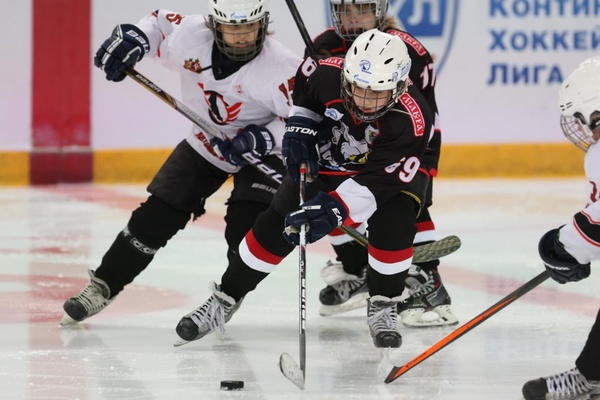 Хоккеисты детского клуба «Автомобилист» одержали первую победу в битве за Кубок «Газпром нефти»