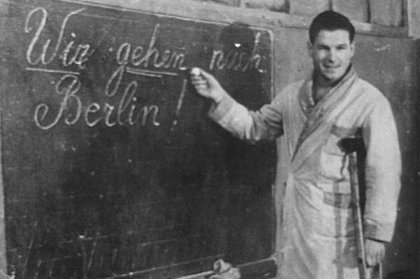 «ЛЮСЯ, Я ОСТАЛСЯ БЕЗ НОГИ». Жительница Асбеста расшифровала 90 фронтовых писем своего отца