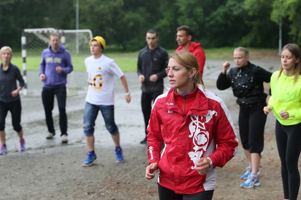 Дождь спортсменам не помеха. Екатеринбуржцы приняли участие в «олимпийском» мастер-классе от Олеси Красномовец