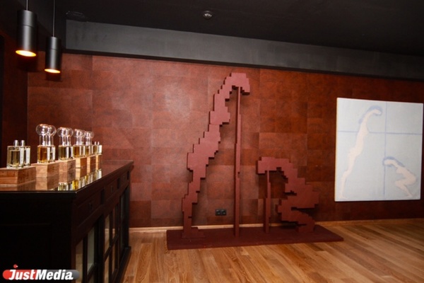 Трехногая женщина, опирающаяся на слезы. Сергей Лаушкин и Ольга Зайченко представили альтернативный взгляд на красоту. СПЕЦПРОЕКТ