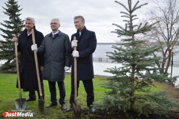 Областные власти делают из должности Ройзмана козла отпущения и пытаются свергнуть Якоба