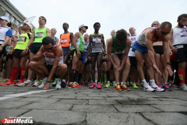 «Урал» и «Автомобилист» рвали всех подряд, а кенийцы бегали наперегонки по Екатеринбургу. Обзор самых значимых событий в Свердловской области