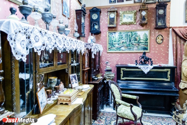 Медовая наливка для Пореченкова и стул, на котором сидел Распутин. Чем удивляет россиян частный музей из глубинки. СПЕЦПРОЕКТ