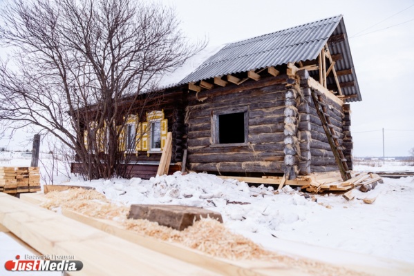 Бывший помощник депутата Госдумы и элитный кондитер променяли Екатеринбург на гектар земли в заброшенной свердловской деревне. СПЕЦПРОЕКТ