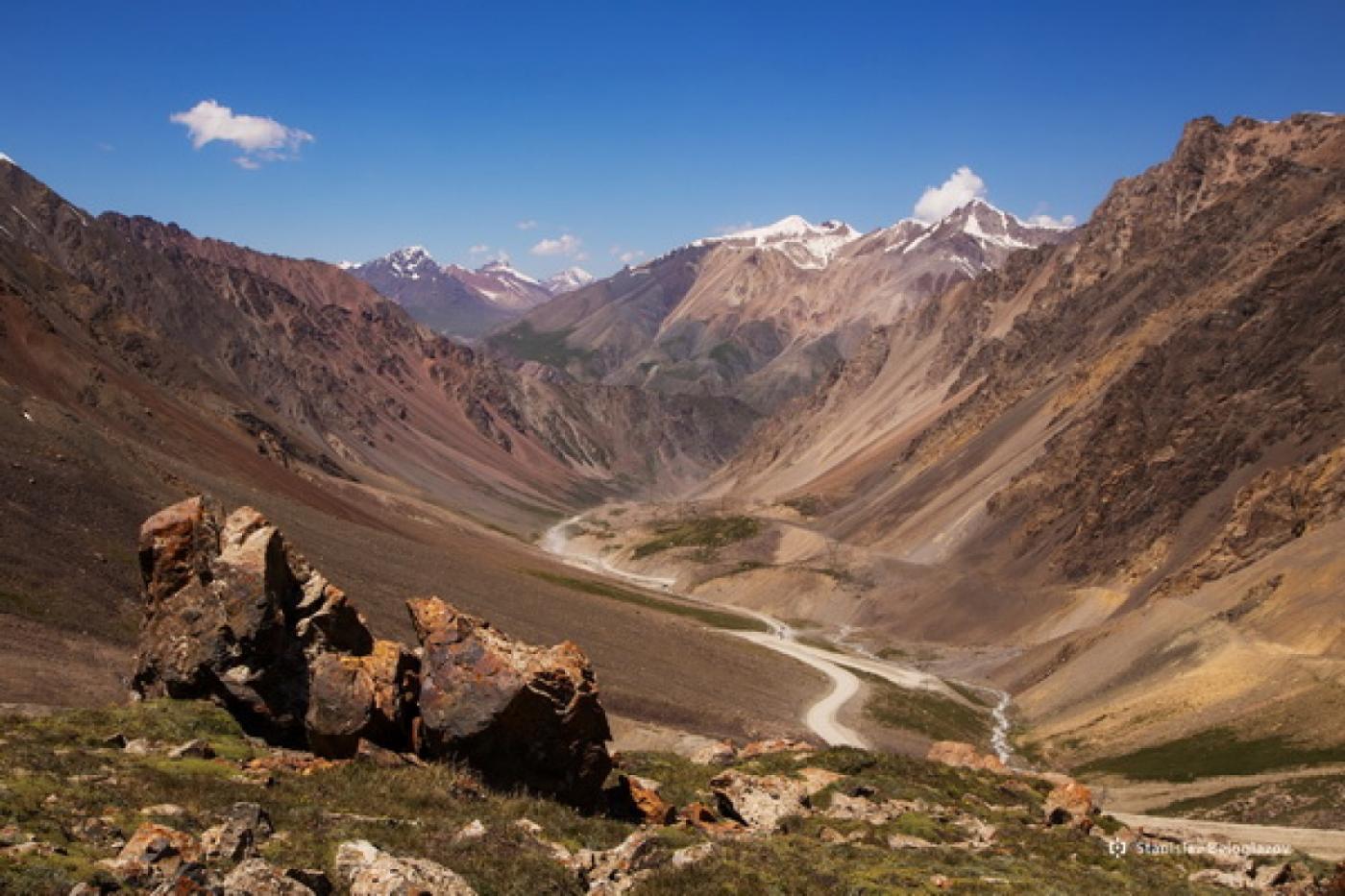 От водопада через козадрань в юрту. Прелести бюджетного отдыха в Киргизии глазами фотопутешественника Станислава Белоглазова - Фото 1