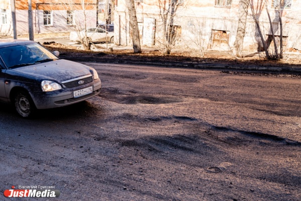 Депутат Лысаков: «Куйвашеву стоит услышать Путина, который уделяет дорожному вопросу особое внимание»