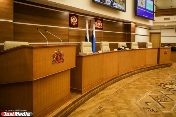 Шептий обновляет заксо на 60%, а Госдуму – на 100%. Кто не попадет в новый созыв двух парламентов