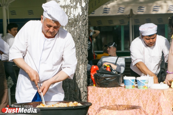 Организаторы фестиваля барбекю обещали не есть победителей поросячьих бегов как минимум полгода