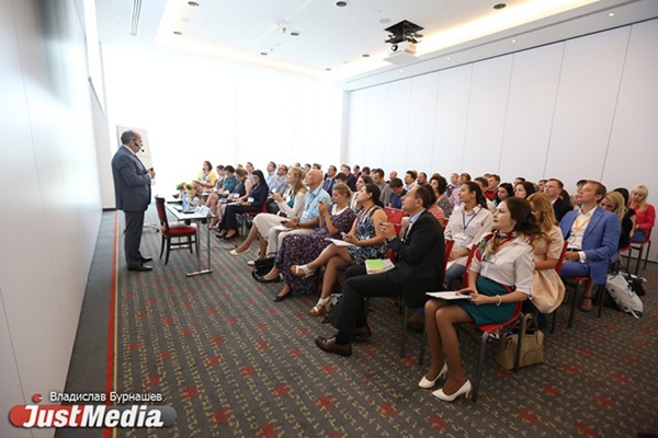 «От улыбок и комплиментов до инструментов маркетинга». В Екатеринбурге прошел ИнтеллектFEST