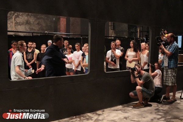 Артисты Оперного плачут на репетициях «Пассажирки». Театр разрешил подглядеть за постановкой нашумевшего спектакля. ФОТО