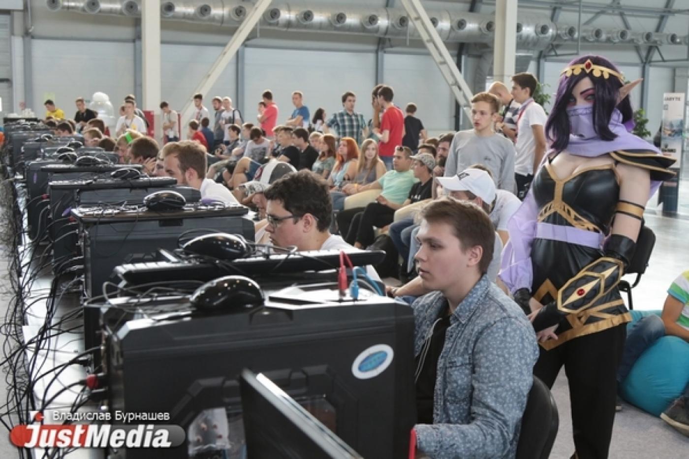 Игры в танчики, покемоны и стрелялки. В Екатеринбурге проходит фестиваль Киберфест-2016. ФОТО - Фото 1