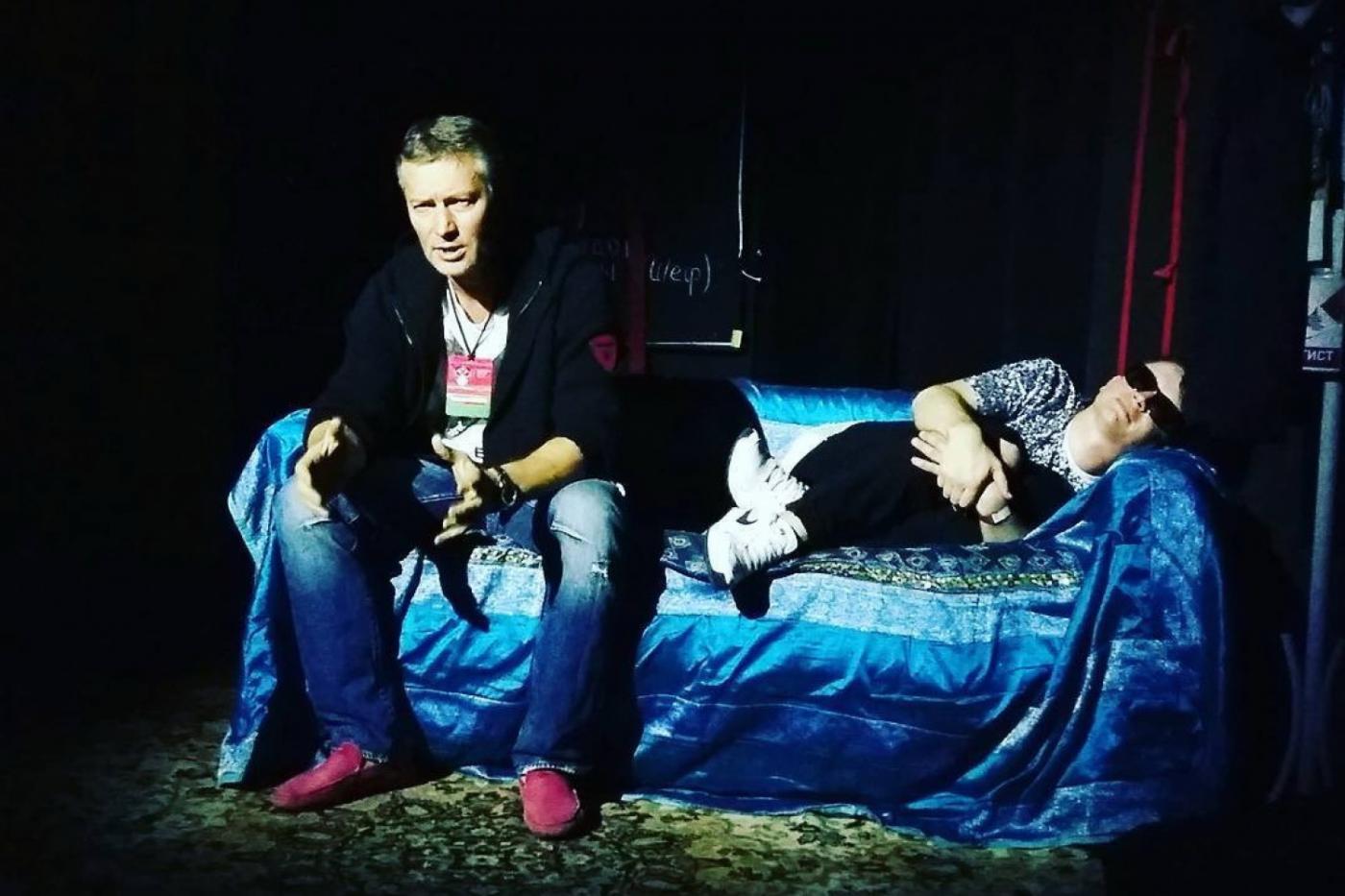 «Это работа мэра». Коляда затащил Ройзмана на сцену своего театра. ВИДЕО - Фото 1