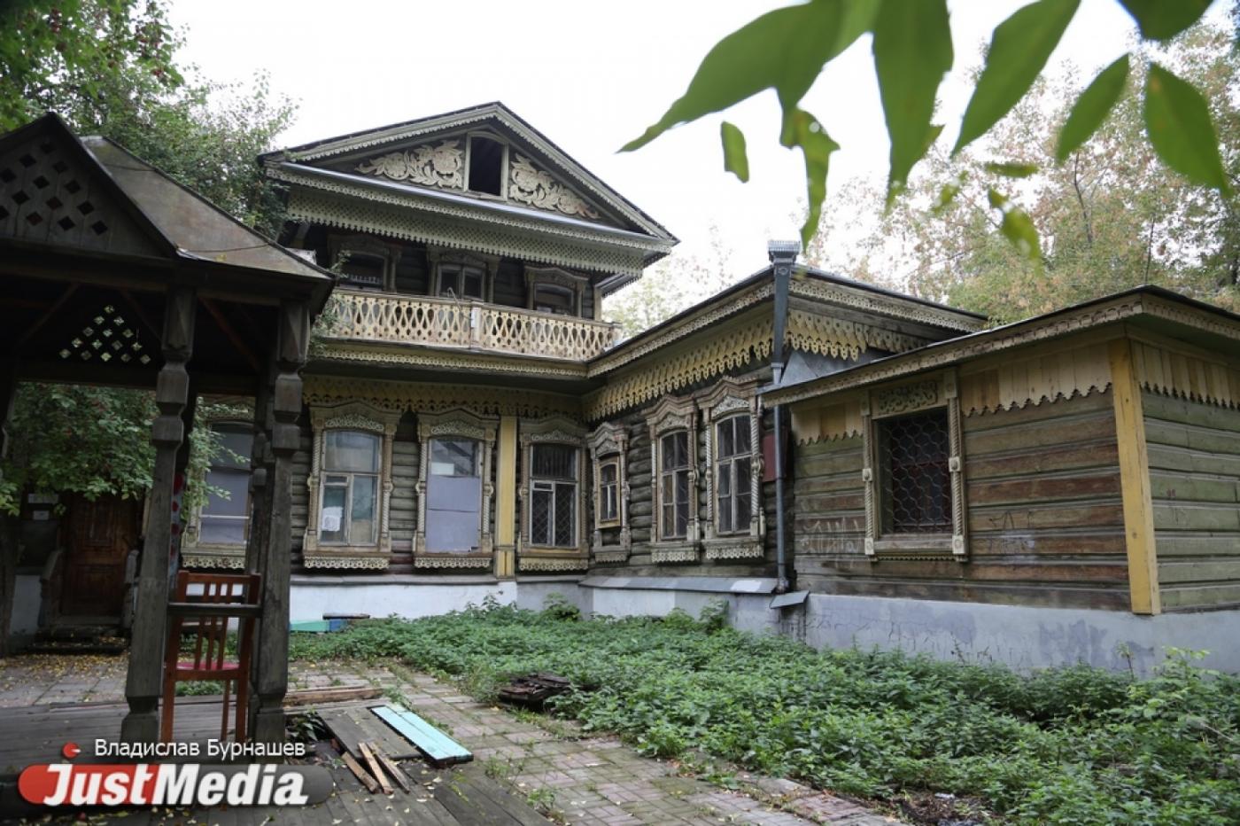 Деревянные царства Екатеринбурга горят и разрушаются. JustMedia исследует заброшенные памятники старины. СПЕЦПРОЕКТ - Фото 1